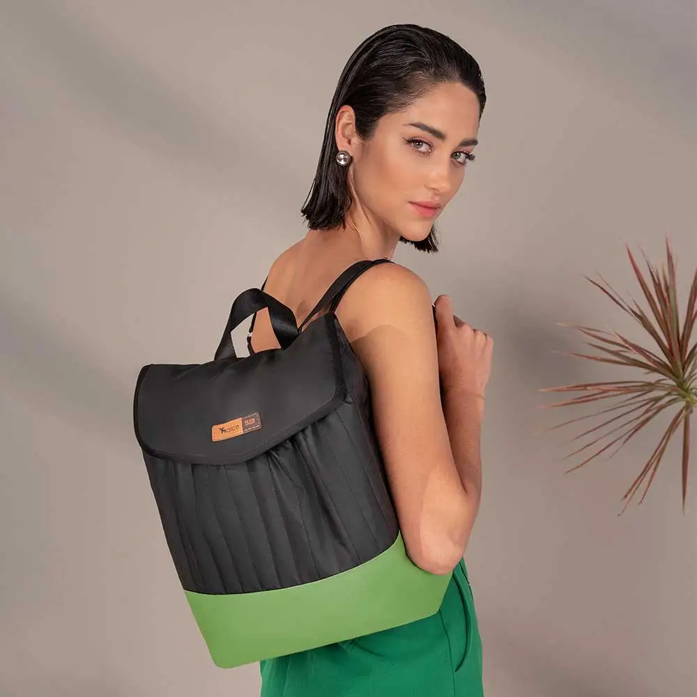 Mochila Maternidade Coleção Cores - Preto e Verde - Miniatura 6
