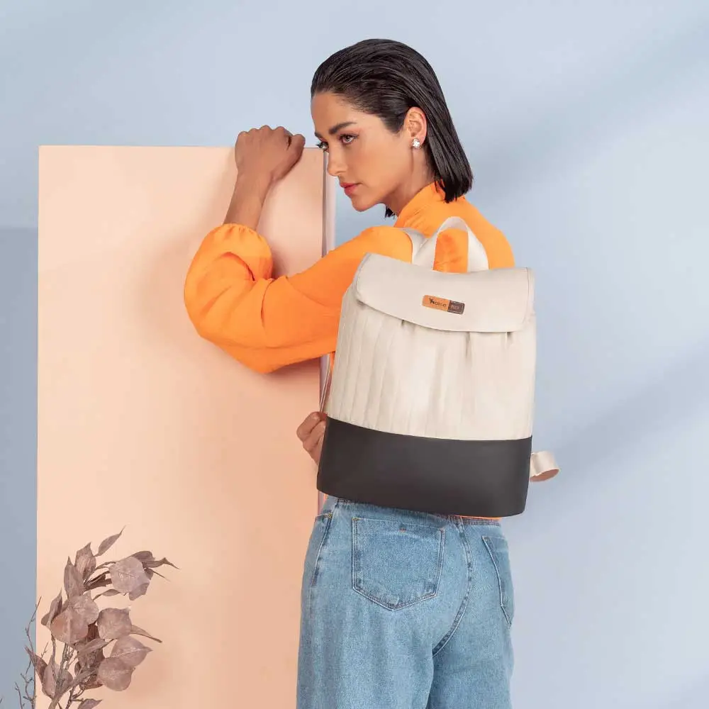 Mochila Maternidade Coleção Cores - Creme e Preto - Miniatura 6