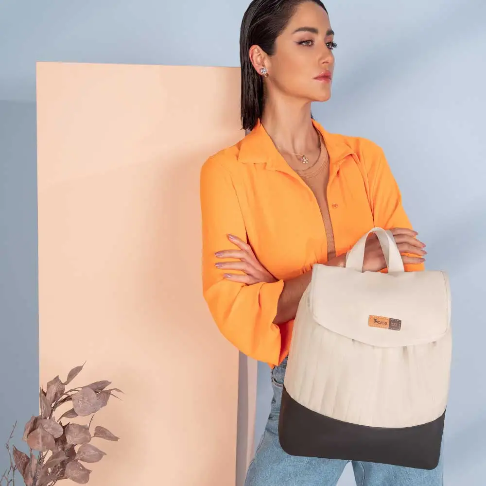 Mochila Maternidade Coleção Cores - Creme e Preto - Miniatura 7