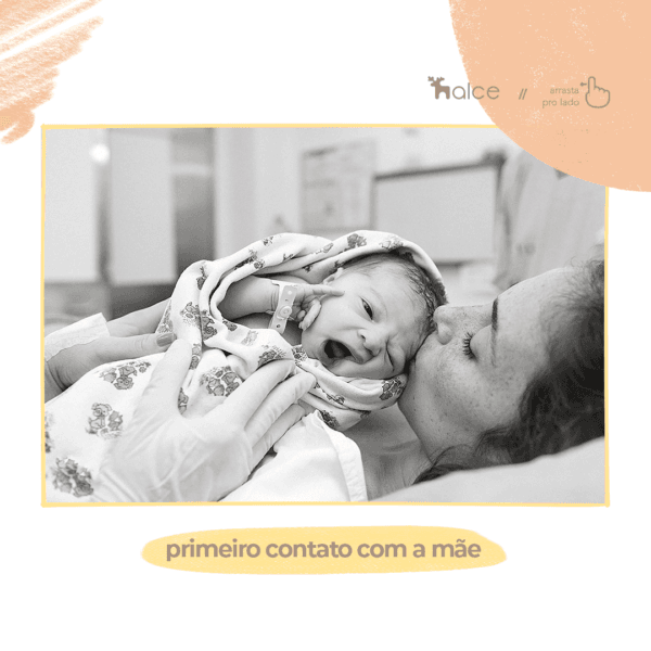 Primeira foto da mãe com o bebê no hospital