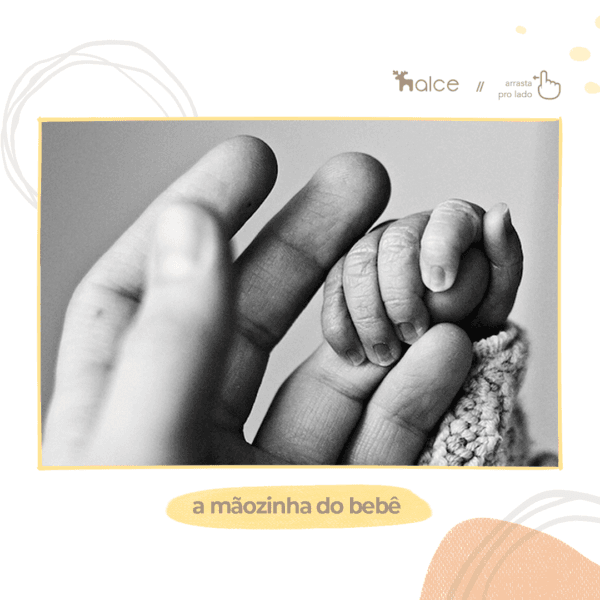 Detalhes do pezinho e mãozinha do bebê