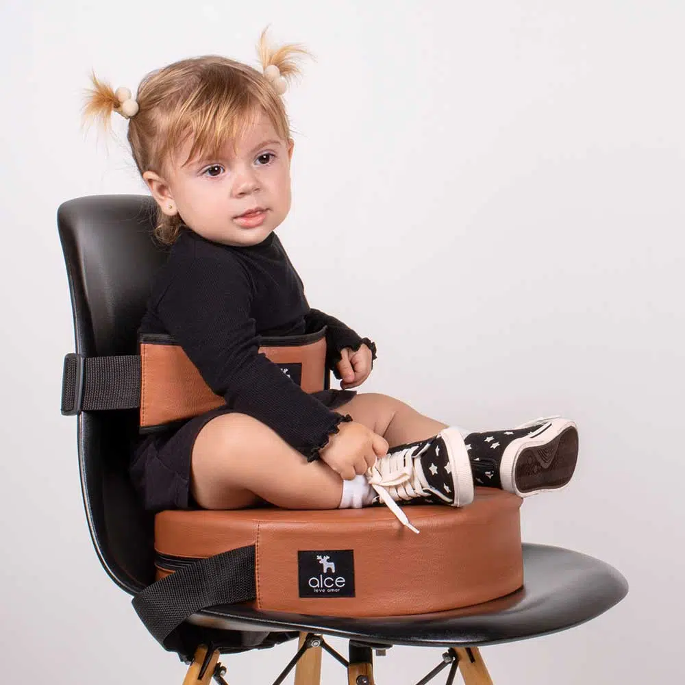 Assento de Alimentação Redondo e Cinto Caramelo