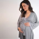 Conjunto Pijama Maternidade e Amamentação - Listras Cinza