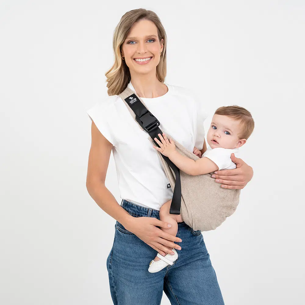 Porta-bebê Easy Sling Alce prático para colo confortável em shoppings e ruas, livre de amarrações complicadas.