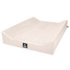 Facilite o cuidado com seu bebê com um trocador de cômoda para bebês seguro, confortável e ideal para manter a higiene.