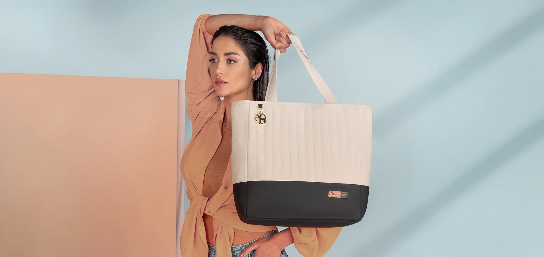 Bolsas Maternidade e acessórios funcionais para bebês e mamães. Tapetes mesversário, assentos de alimentação e pijamas maternidade!