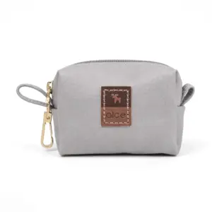 Porta chupeta Corah na cor cinza, prático e higiênico, perfeito para guardar a chupeta do bebê com segurança e estilo no dia a dia.