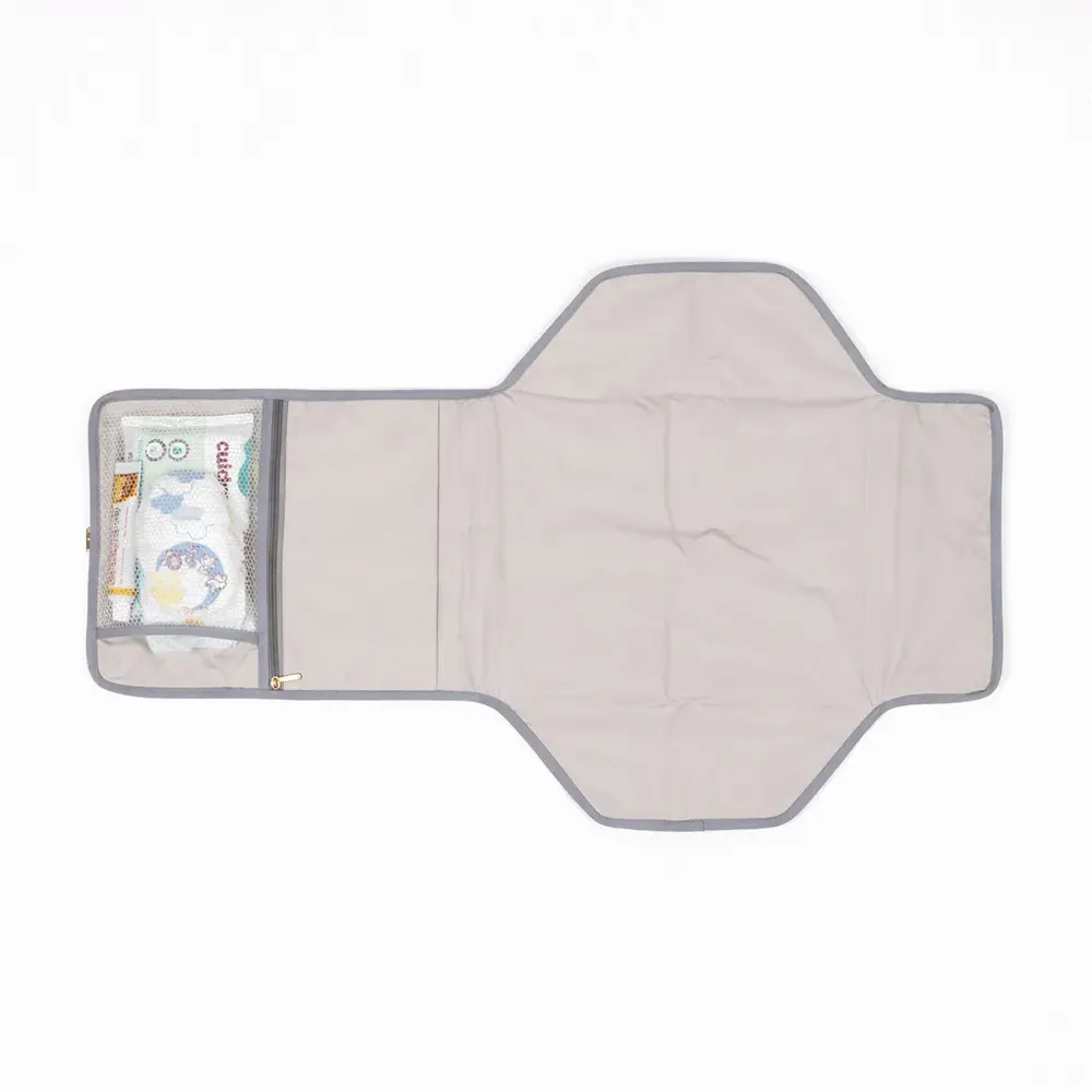 Trocador portátil Corah cinza - aberto